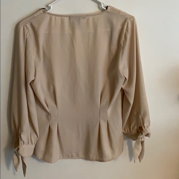 Top - Picture 2 of 2